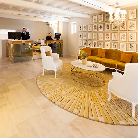 Hotel Mas Des Herbes Blanches & - Relais & Chateaux 5*
